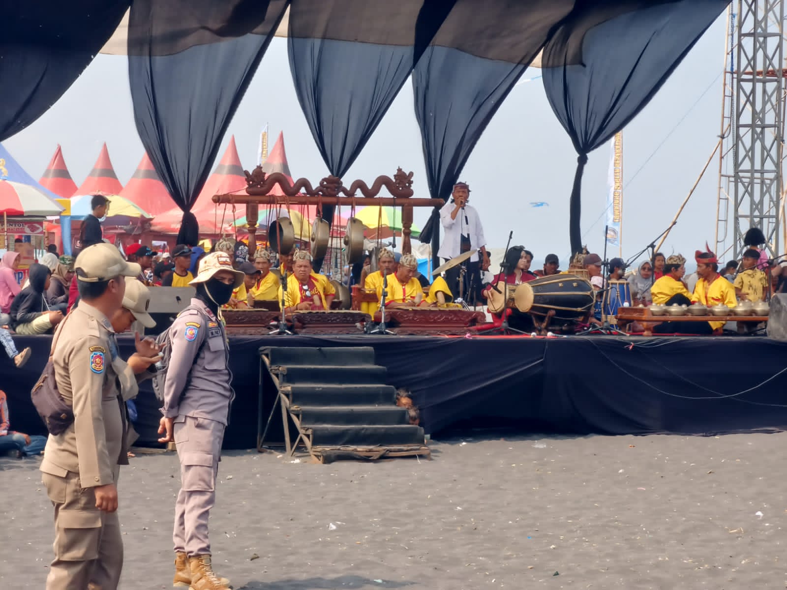Pengamanan Kegiatan Tari Topeng Dalam Rangka Event South Beach Fest 2023