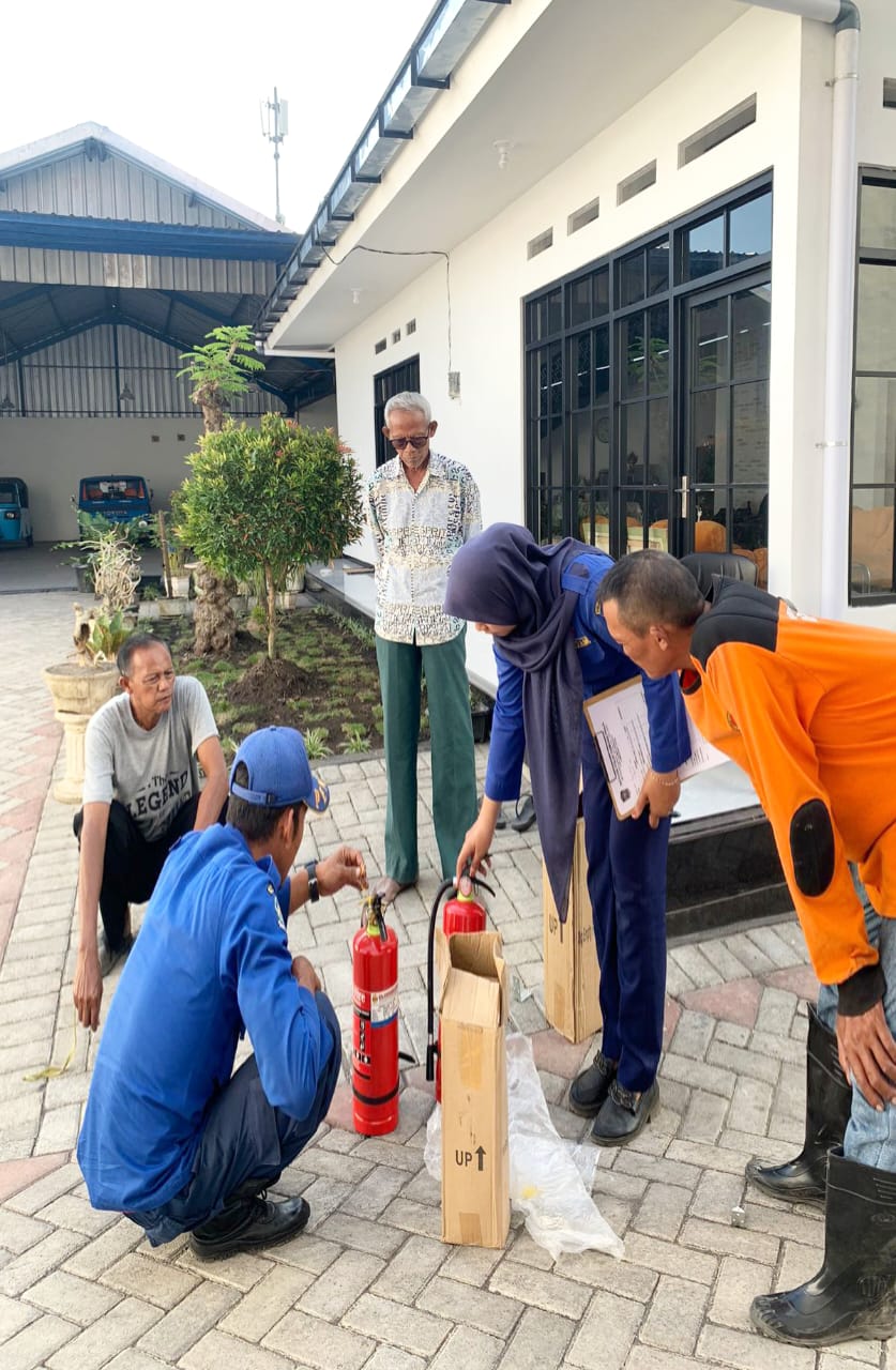 Damkar Satpol PP Lumajang melaksanakan kegiatan Inspeksi Peralatan Proteksi Kebakaran