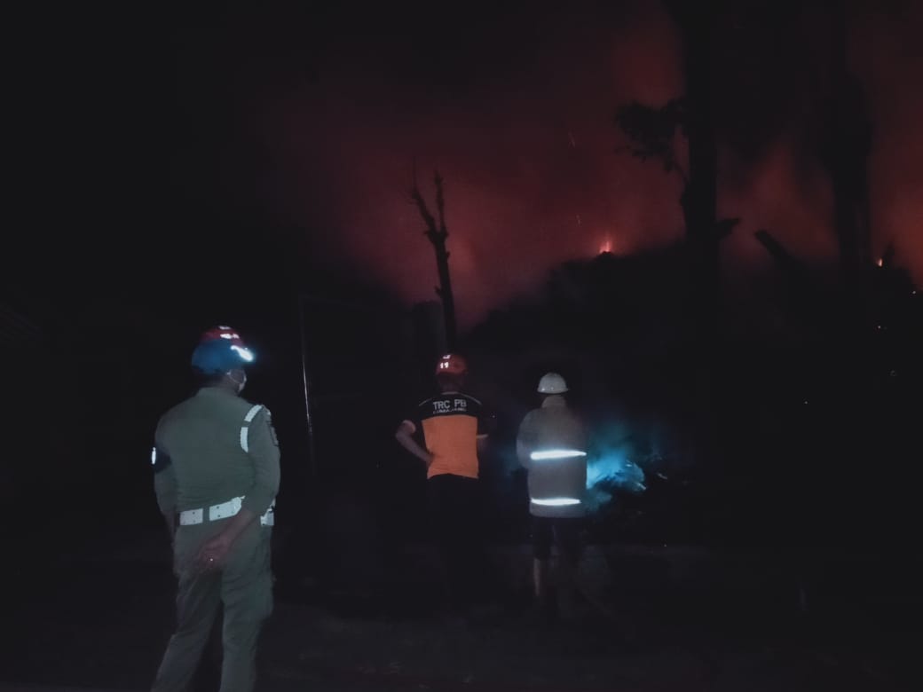 Penanganan Kebakaran Kandang Ayam Di Jalan Sumatra RT/RW 022/005 Desa Bondoyudo Kecatamatan Sukodono Kabupaten Lumajang