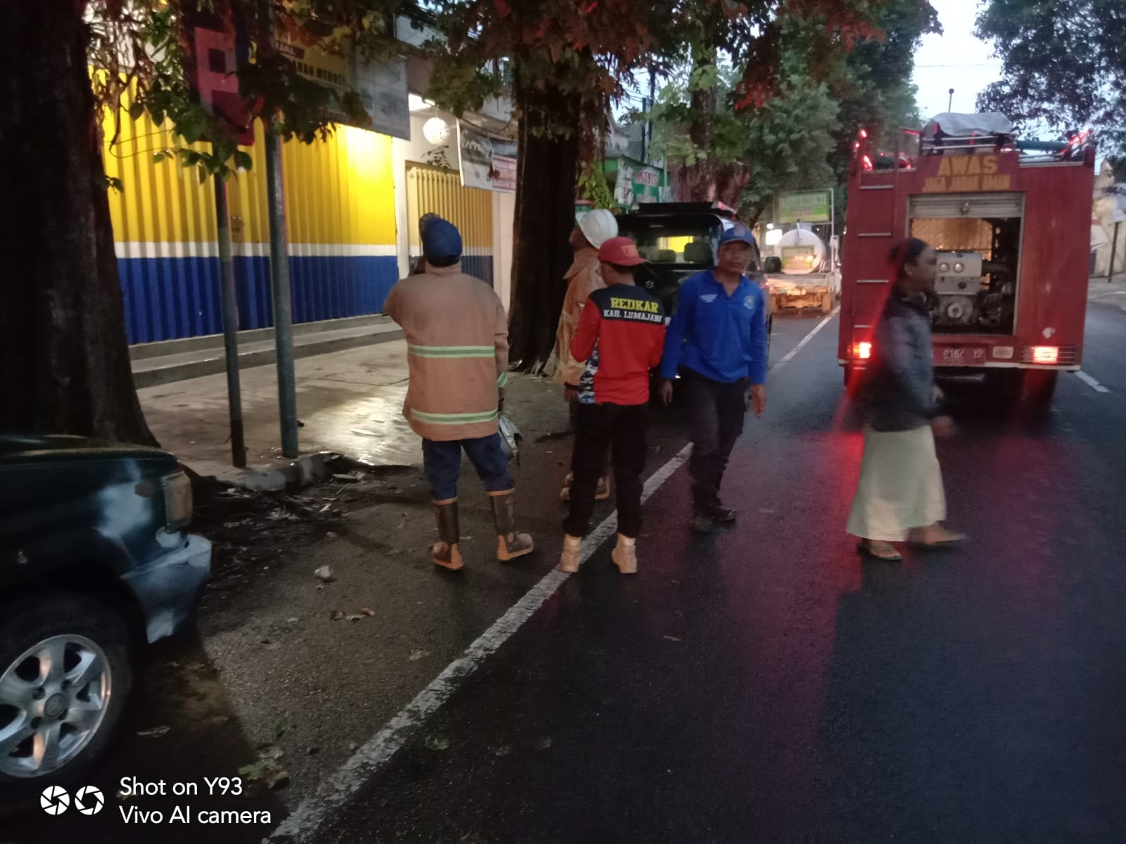 Penanganan Kebakaran Listrik PLN di  Jln. kyai ilyas Kel. Citrodiwangsan kec. Lumajang