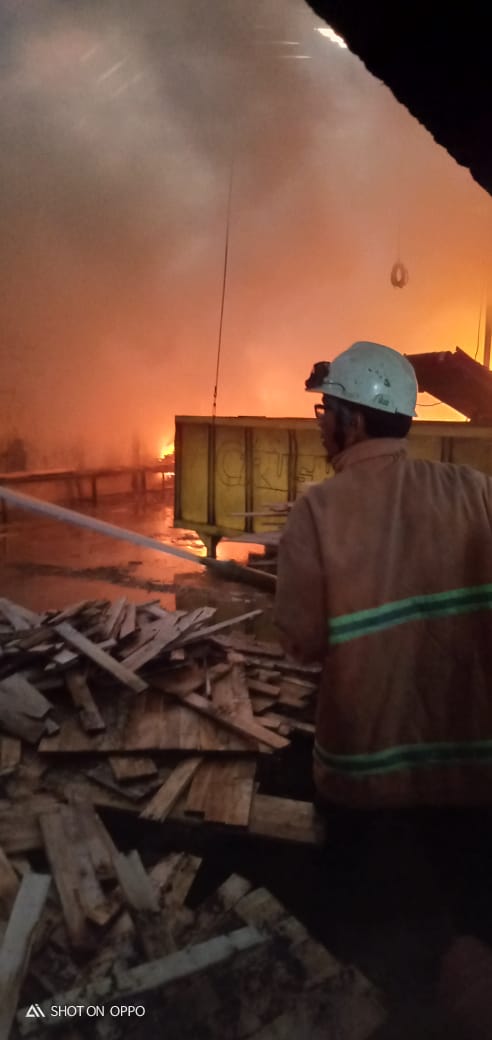 Penanganan Kebakaran Pabrik PT.Mustikatama Desa Besuk Kecamatan Tempeh Kabupaten Lumajang