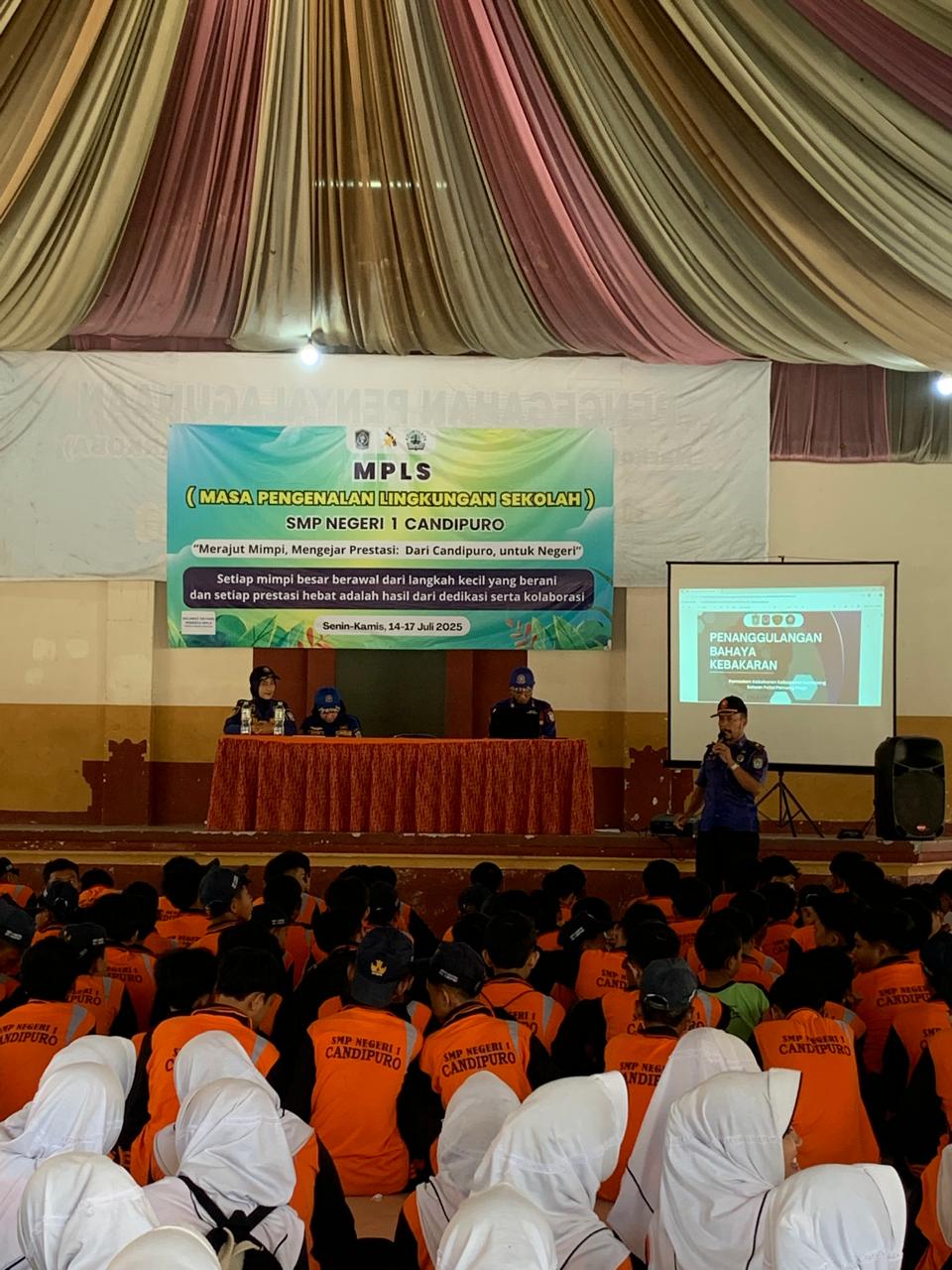 Sosialisalisasi Penanggulangan Bahaya Kebakaran Kabupaten Lumajang di SMPN 1 Candipuro