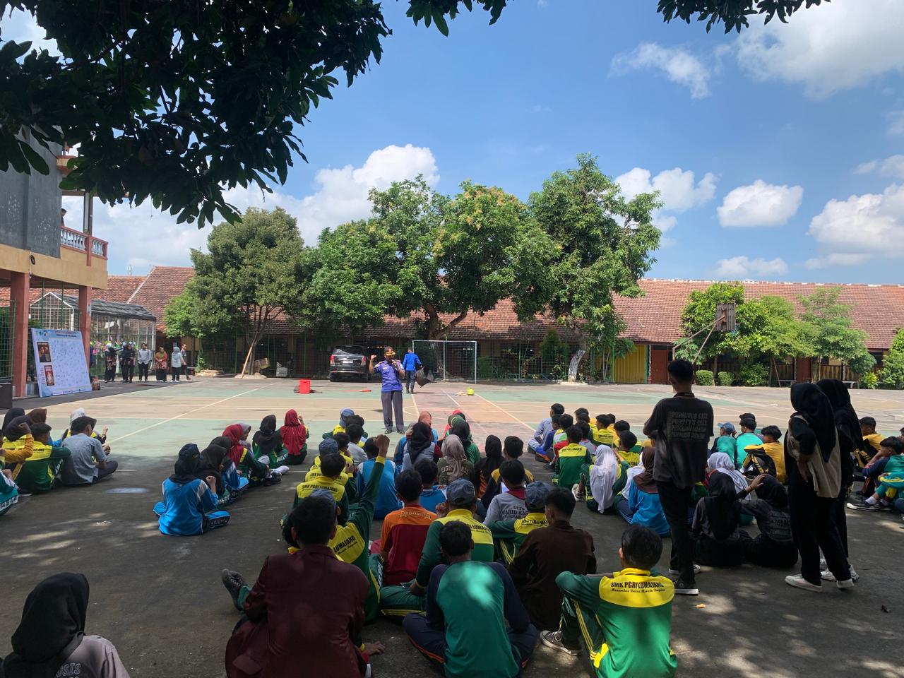 Sosialisasi dan Edukasi Penanggulangan Bahaya Kebakaran pada siswa siswi SMK PGRI Lumajang